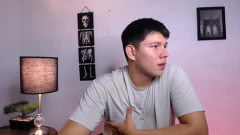 Snapshot of james_cr chatting on 14, 11, 2025 james_cr online show from 14, 11, 2025