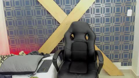 Jamesinked  online show from 2, 1, 2025