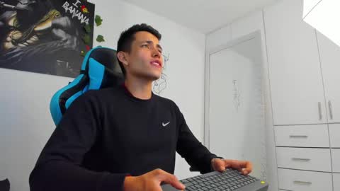 Jamess hott online show from 18, 12, 2024