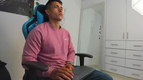 Jamess hott online show from 6, 1, 2025