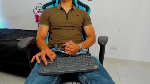 Jamess hott online show from 28, 1, 2025