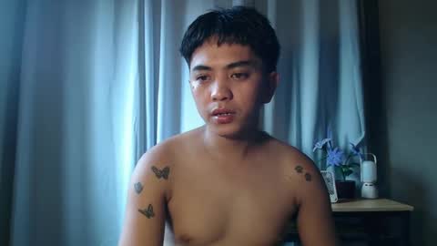 Snapshot of jamray_2 chatting on 8, 11, 2025 jam online show from 8, 11, 2025