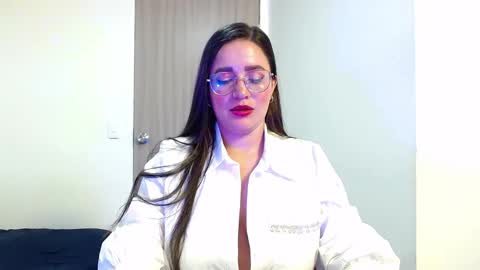 Snapshot of jane_and_paul1 chatting on 5, 2, 2025 online show from 5, 2, 2025