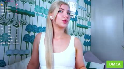 Jennifer  online show from 24, 9, 2025