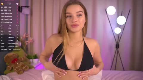 Day Alice Night Stella online show from 21, 2, 2026