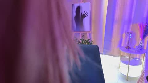 Hi Im Alice and here youll find something online show from 4, 11, 2025