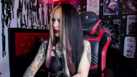 Snapshot of janna_ink chatting on 7, 3, 2025 online show from 7, 3, 2025