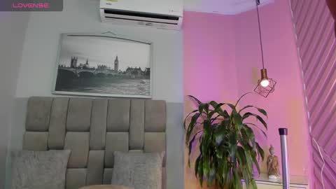 Snapshot of janna_lopezz chatting on 24, 10, 2025 Janna online show from 24, 10, 2025