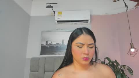 Snapshot of janna_lopezz chatting on 7, 11, 2025 Janna online show from 7, 11, 2025