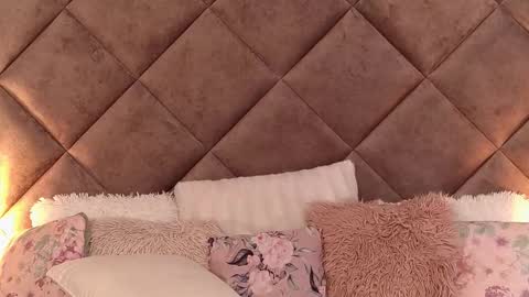 jaquelinemerlot online show from 4, 12, 2025