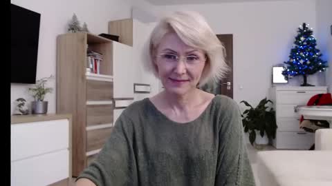 Snapshot of jasmin18v chatting on 8, 12, 2024 Jasmin room for people 40 online show from 8, 12, 2024