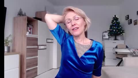 Snapshot of jasmin18v chatting on 5, 1, 2025 Jasmin room for people 40 online show from 5, 1, 2025