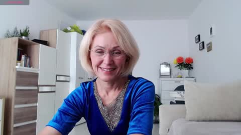 Snapshot of jasmin18v chatting on 29, 9, 2025 Jasmin room for people 40 online show from 29, 9, 2025