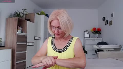 Snapshot of jasmin18v chatting on 5, 10, 2025 Jasmin room for people 40 online show from 5, 10, 2025