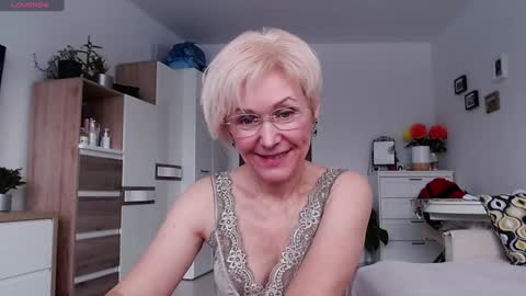 Snapshot of jasmin18v chatting on 29, 11, 2025 Jasmin room for people 40 online show from 29, 11, 2025