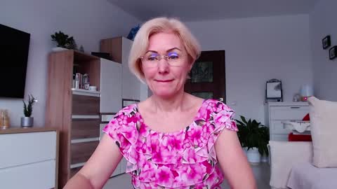 Snapshot of jasmin18v chatting on 4, 2, 2026 Jasmin room for people 40 online show from 4, 2, 2026