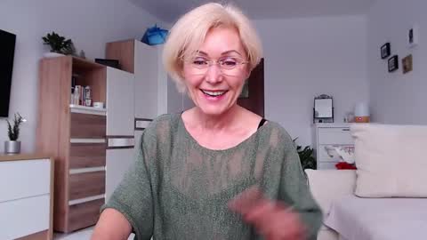 Snapshot of jasmin18v chatting on 17, 2, 2026 Jasmin room for people 40 online show from 17, 2, 2026