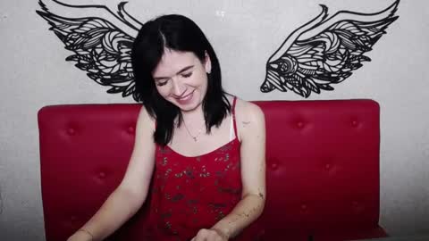 JasmineKouch online show from 26, 1, 2025