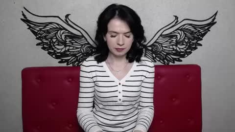 JasmineKouch online show from 27, 1, 2025