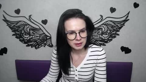 JasmineKouch online show from 23, 9, 2025