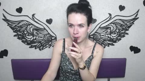 JasmineKouch online show from 5, 10, 2025