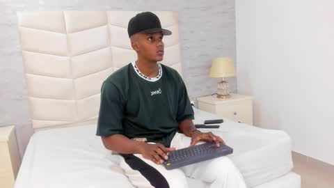 Snapshot of jax_black chatting on 29, 10, 2025 jax black online show from 29, 10, 2025