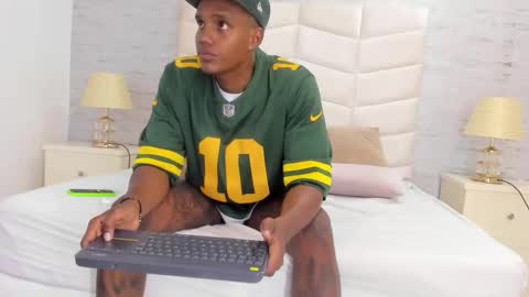 Snapshot of jax_black chatting on 7, 11, 2025 jax black online show from 7, 11, 2025