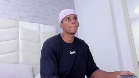 Snapshot of jax_black chatting on 19, 11, 2025 jax black online show from 19, 11, 2025