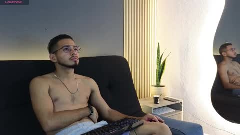 Snapshot of jaybrown_1 chatting on 7, 10, 2025 Jay online show from 7, 10, 2025