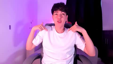 jaythomax online show from 8, 11, 2025