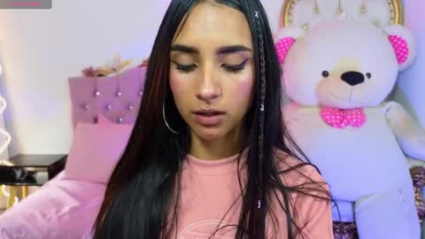 Snapshot of jazmin_tay chatting on 11, 1, 2025 Jazmin online show from 11, 1, 2025