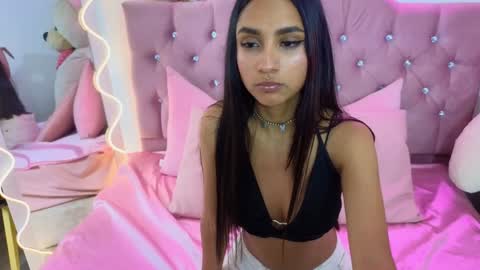 Snapshot of jazmin_tay chatting on 16, 1, 2025 Jazmin online show from 16, 1, 2025