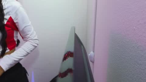 Snapshot of jazmin_tay chatting on 23, 1, 2025 Jazmin online show from 23, 1, 2025