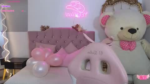 Snapshot of jazmin_tay chatting on 1, 3, 2025 Jazmin online show from 1, 3, 2025