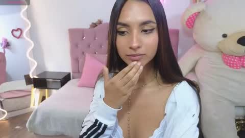 Snapshot of jazmin_tay chatting on 3, 3, 2025 Jazmin online show from 3, 3, 2025
