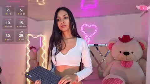 Snapshot of jazmin_tay chatting on 12, 10, 2025 Jazmin online show from 12, 10, 2025