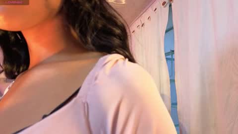 Snapshot of jazmin_tay chatting on 28, 10, 2025 Jazmin online show from 28, 10, 2025