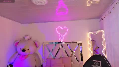 Snapshot of jazmin_tay chatting on 30, 10, 2025 Jazmin online show from 30, 10, 2025