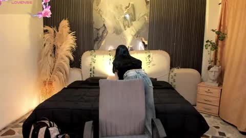 Jazminrusso  online show from 8, 6, 2026