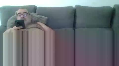 Snapshot of jcadx69 chatting on 15, 10, 2025 jcadx69 online show from 15, 10, 2025