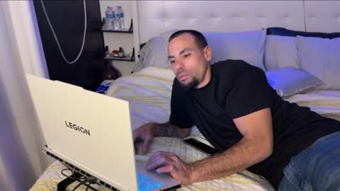 JcMax305 online show from 8, 4, 2026