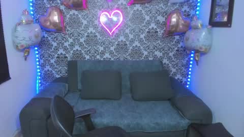 . Julianita y Valery . online show from 3, 6, 2026