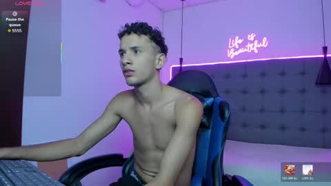 jdwhite18 online show from 12, 4, 2026