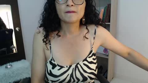 jeam_hot online show from 3, 1, 2025
