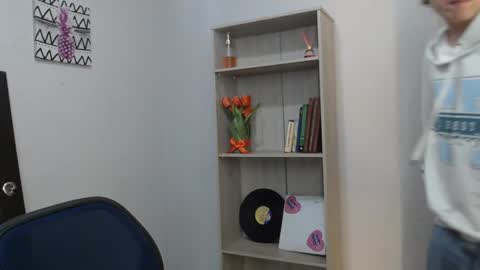 jeam_hot online show from 5, 1, 2025