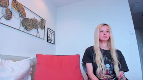 Akila and Daria online show from 7, 2, 2025