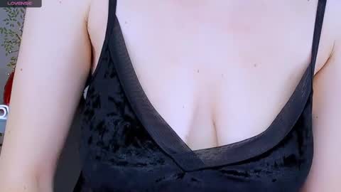 jeanniefox_ online show from 12, 2, 2025