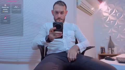 Snapshot of jeanpiere02 chatting on 11, 11, 2025 Jeanpiere online show from 11, 11, 2025