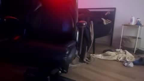 jeffinsoflo306725 online show from 28, 2, 2026