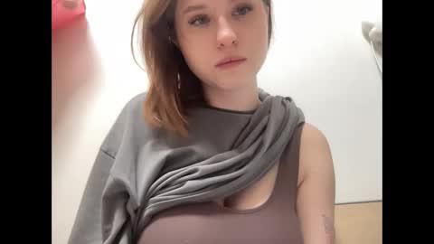 Snapshot of jelly_gum chatting on 5, 1, 2025 Inna online show from 5, 1, 2025
